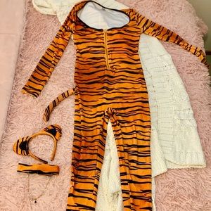 Tiger Bodysuit with Accessories 🐅